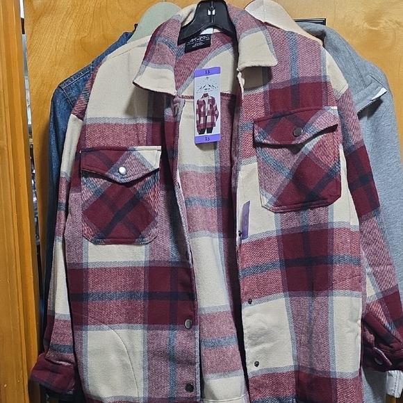 Shacket - Picture 1 of 3